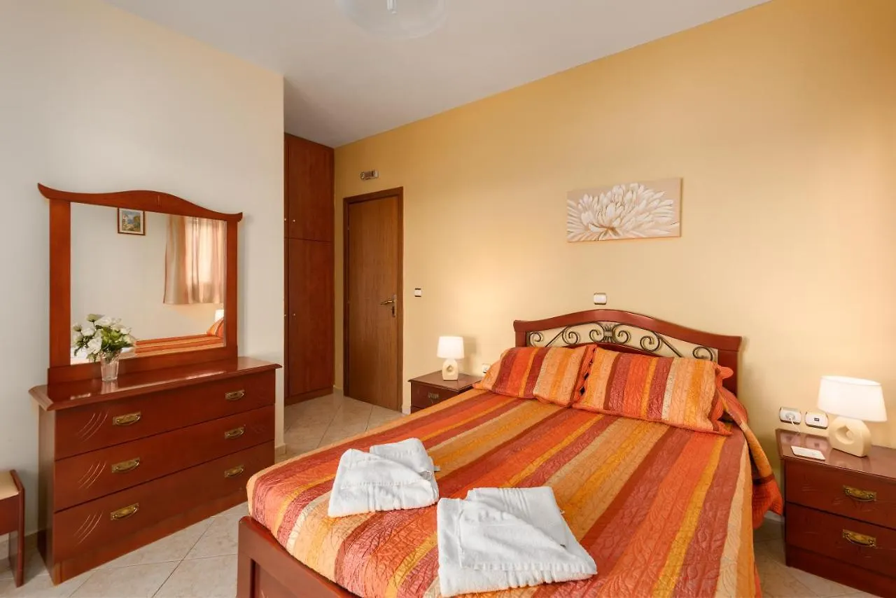 Trapezaki Garden Villas Mousata 0*,