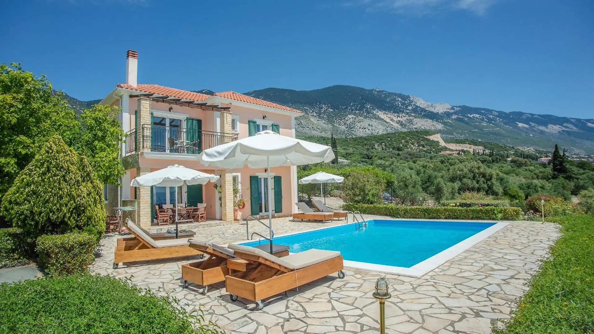 Trapezaki Garden Villas Mousata