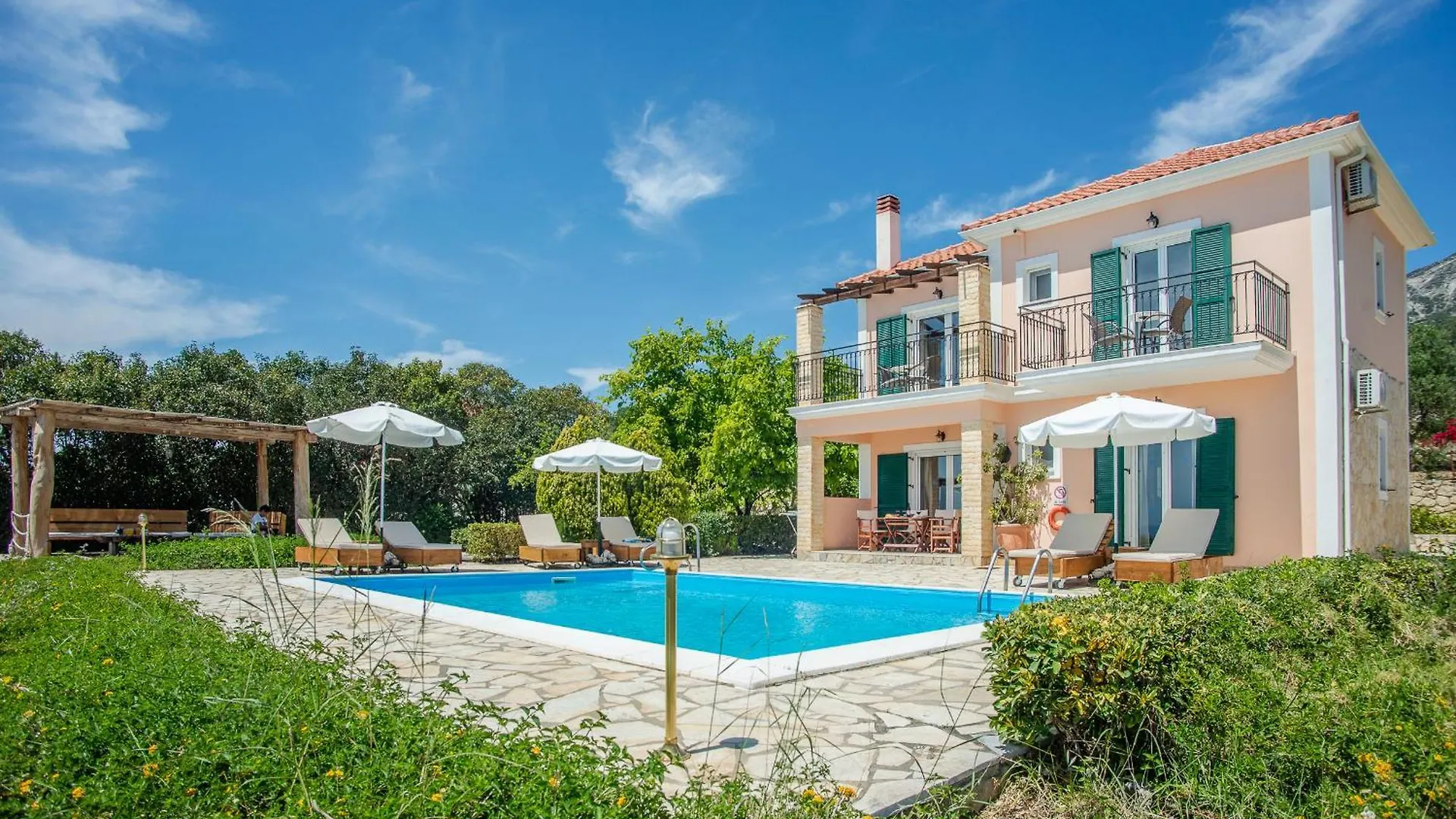 Trapezaki Garden Villas Mousata