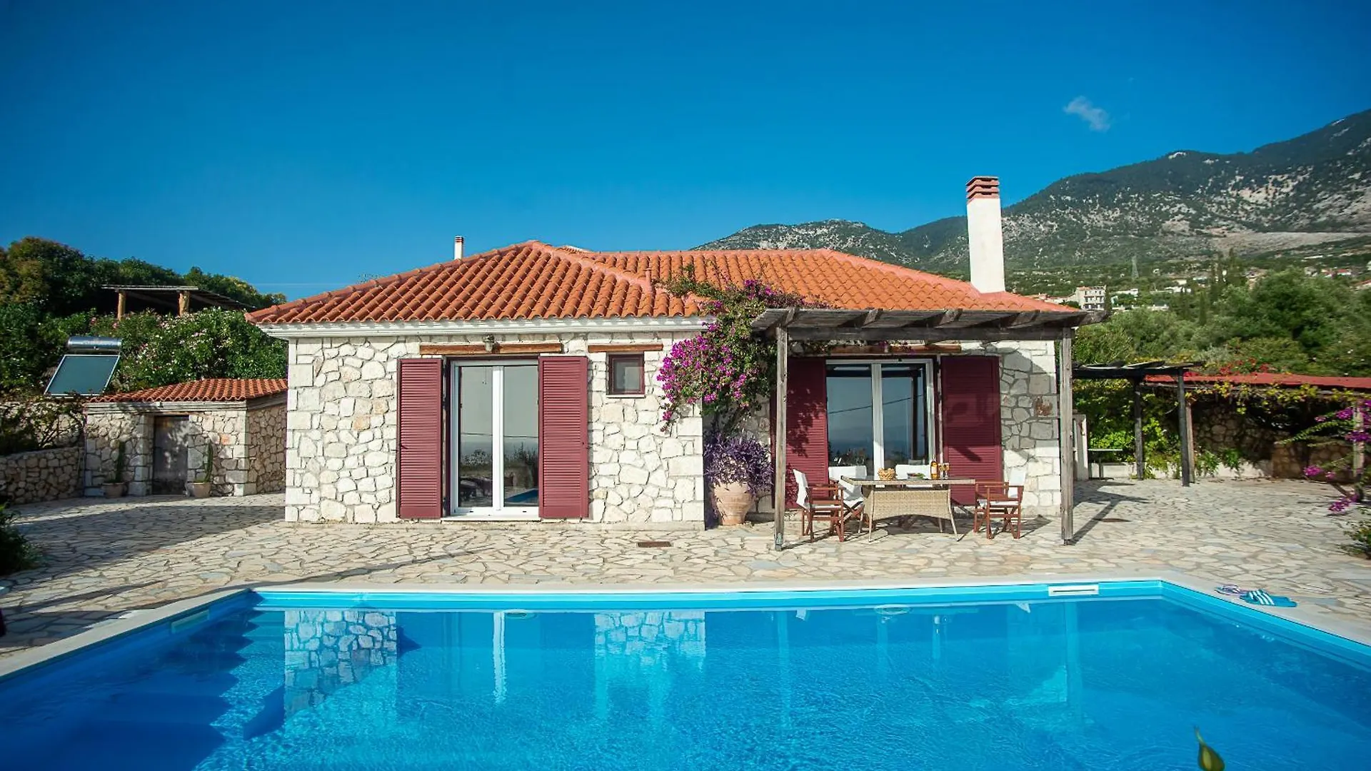 Trapezaki Garden Villas Mousata