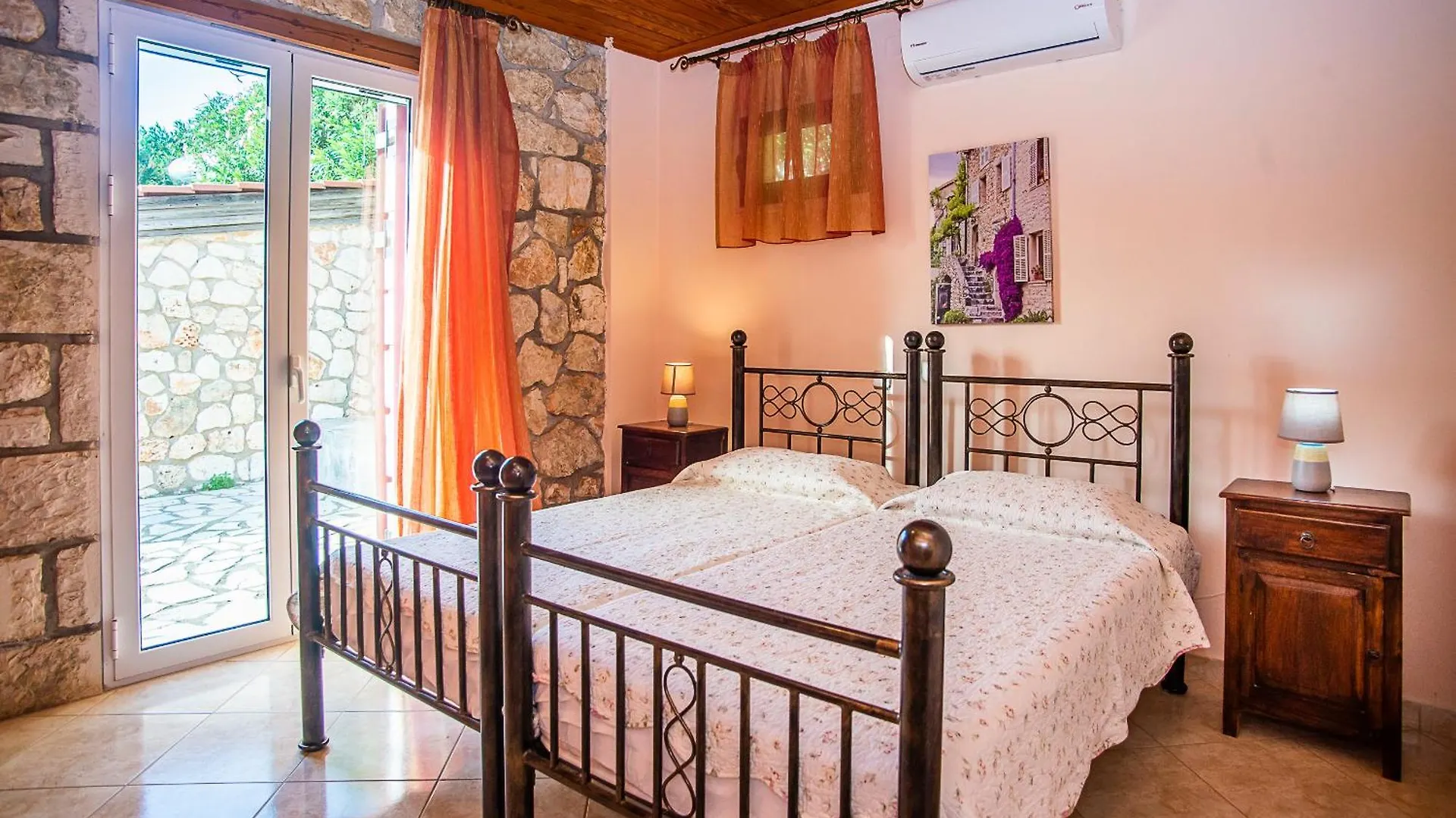 Trapezaki Garden Villas Mousata