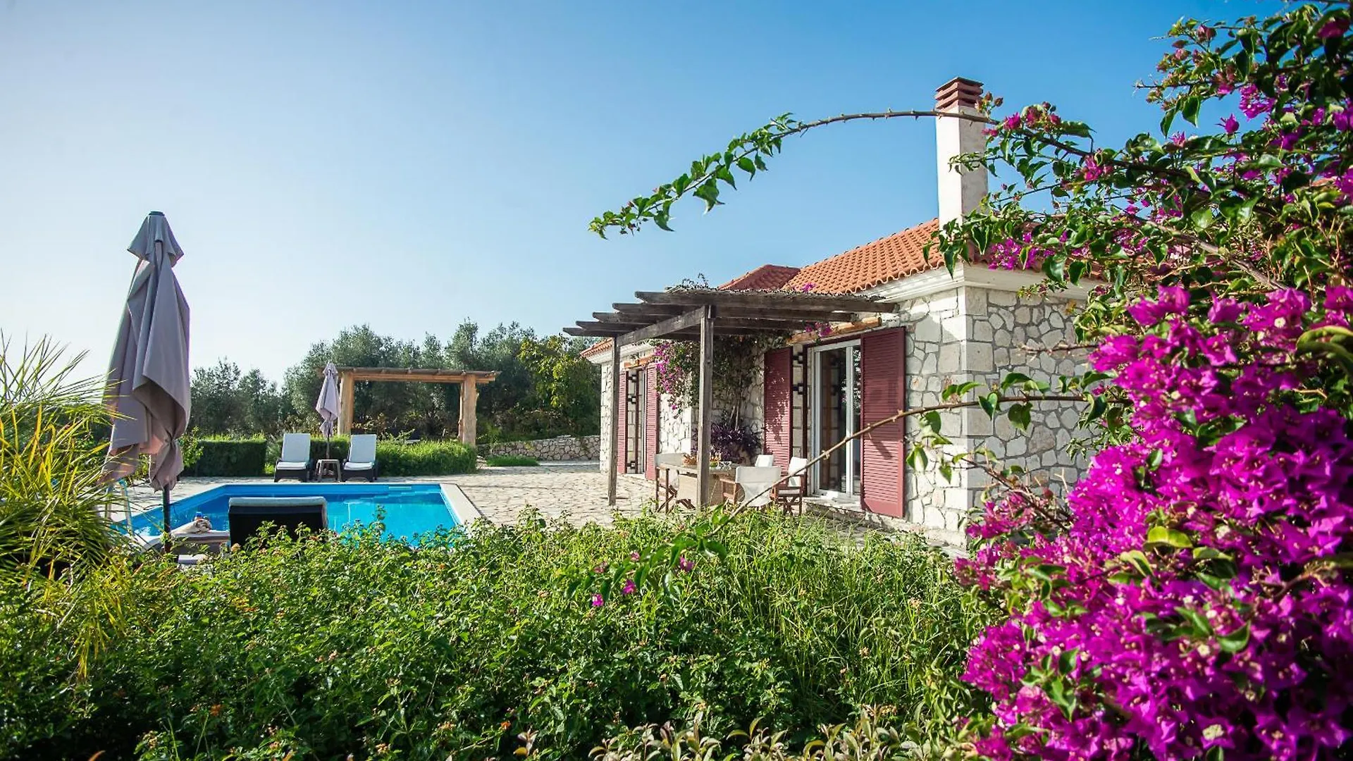 Trapezaki Garden Villas Mousata