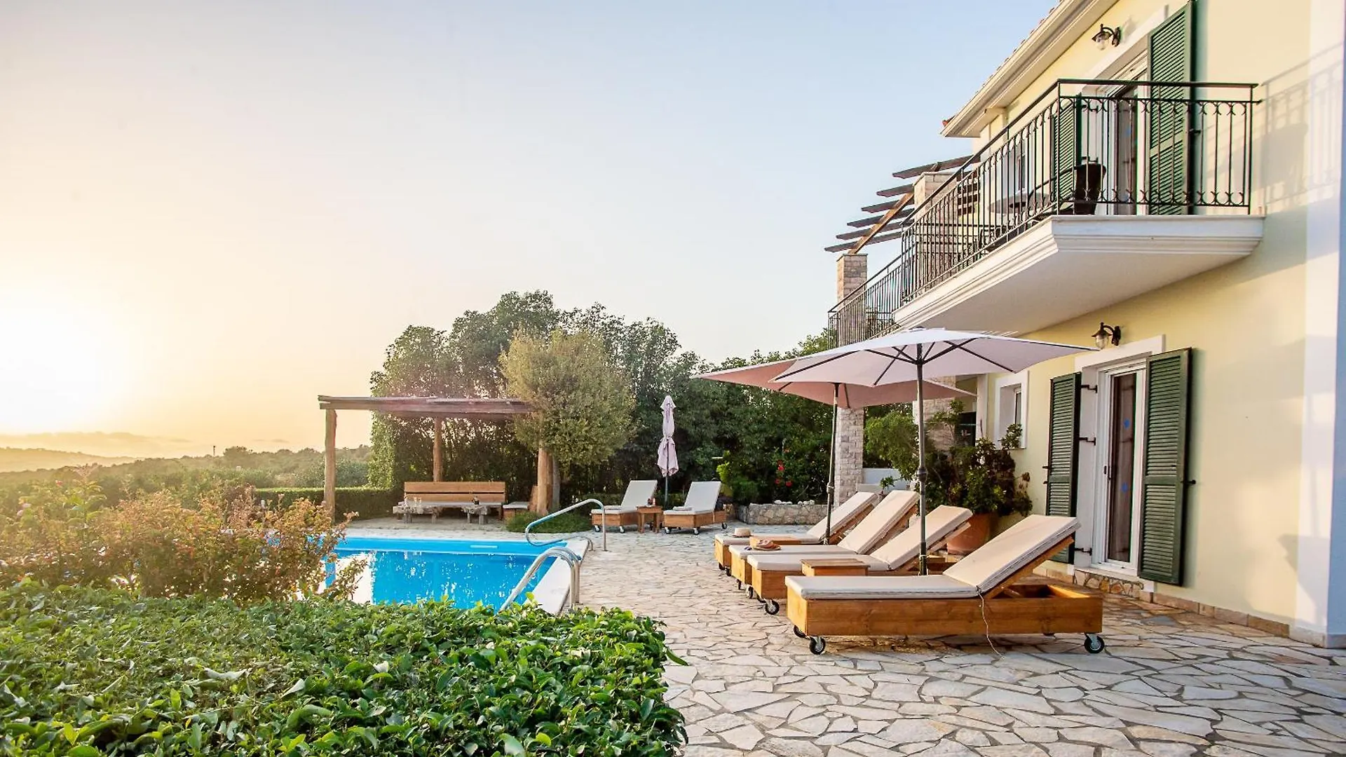 Trapezaki Garden Villas Mousata