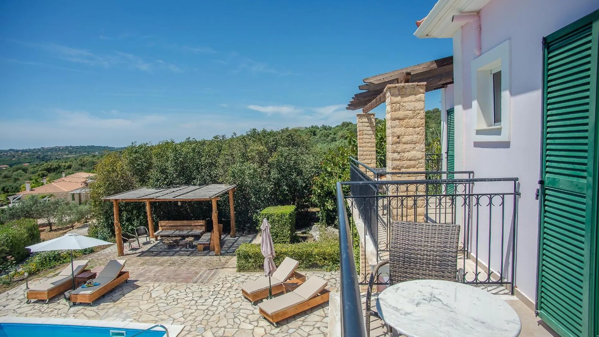 Trapezaki Garden Villas Mousata