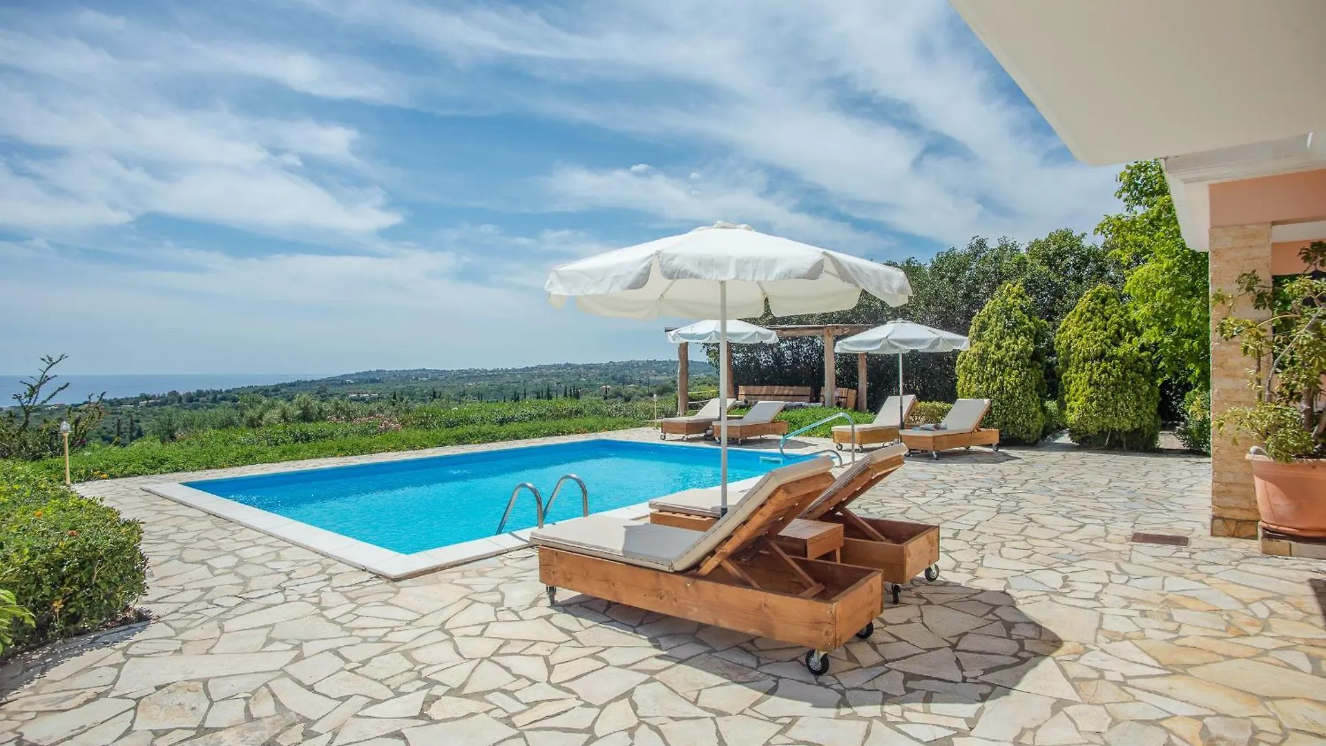 Trapezaki Garden Villas Mousata