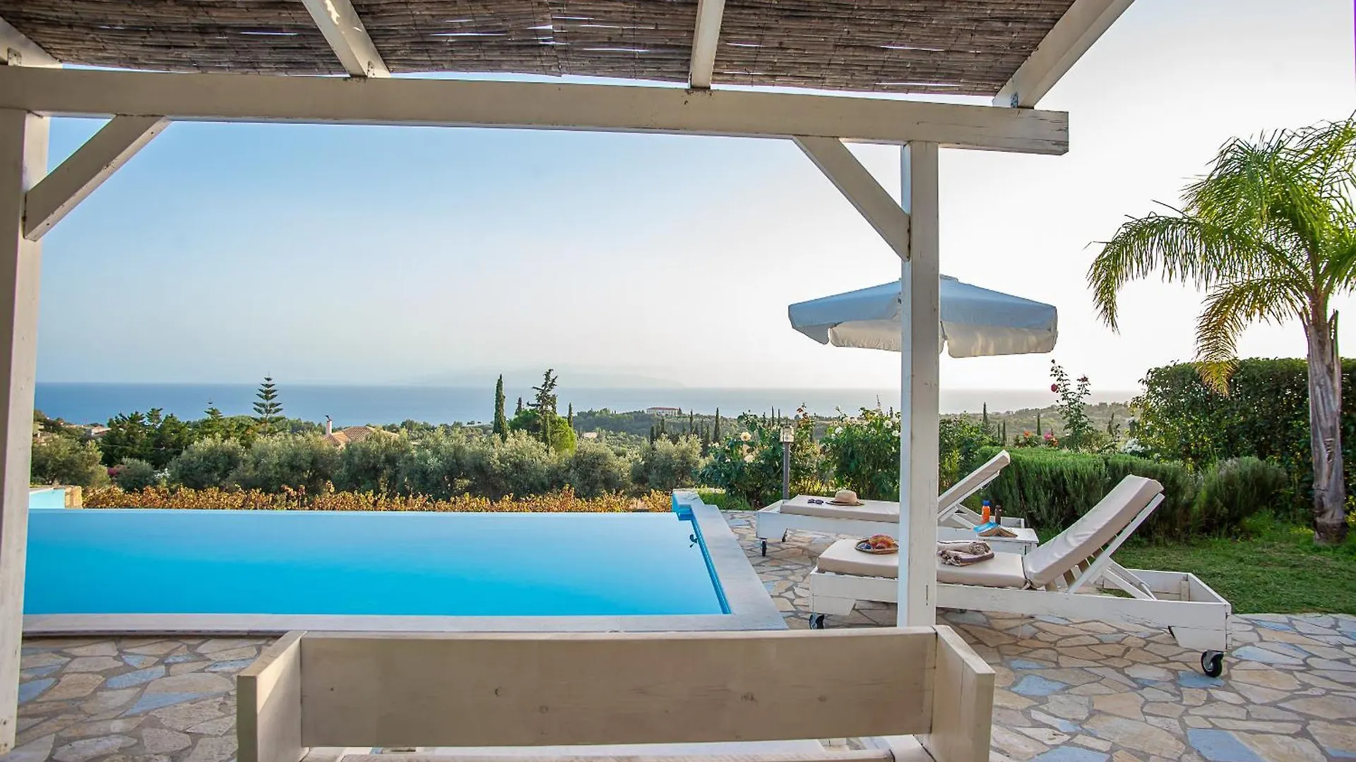 Trapezaki Garden Villas Mousata